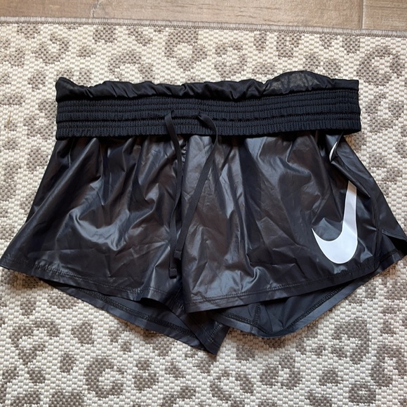 Nike shorts - Picture 3 of 4